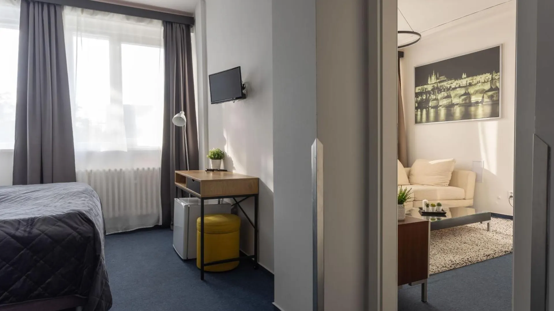 Hotel Amity Praha 3*,